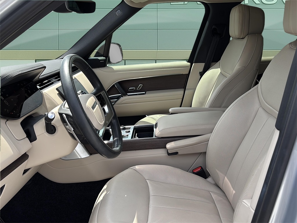 2023 Land Rover Range Rover SE photo 22