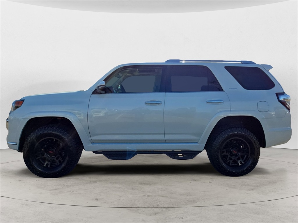 2023 Toyota 4Runner Limited photo 2