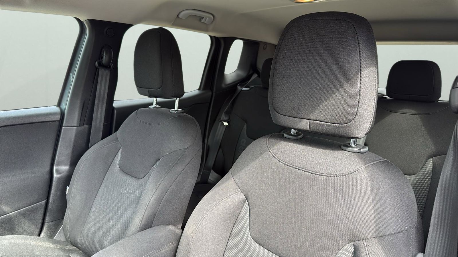 2017 Jeep Renegade Latitude North Edition photo 3