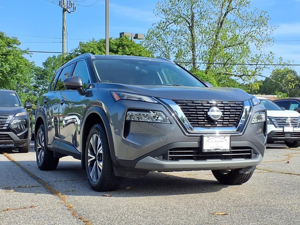 2022 Nissan Rogue SV photo 2
