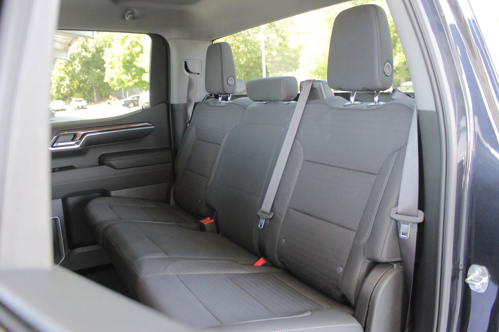 2023 Chevrolet Silverado 1500 RST photo 13