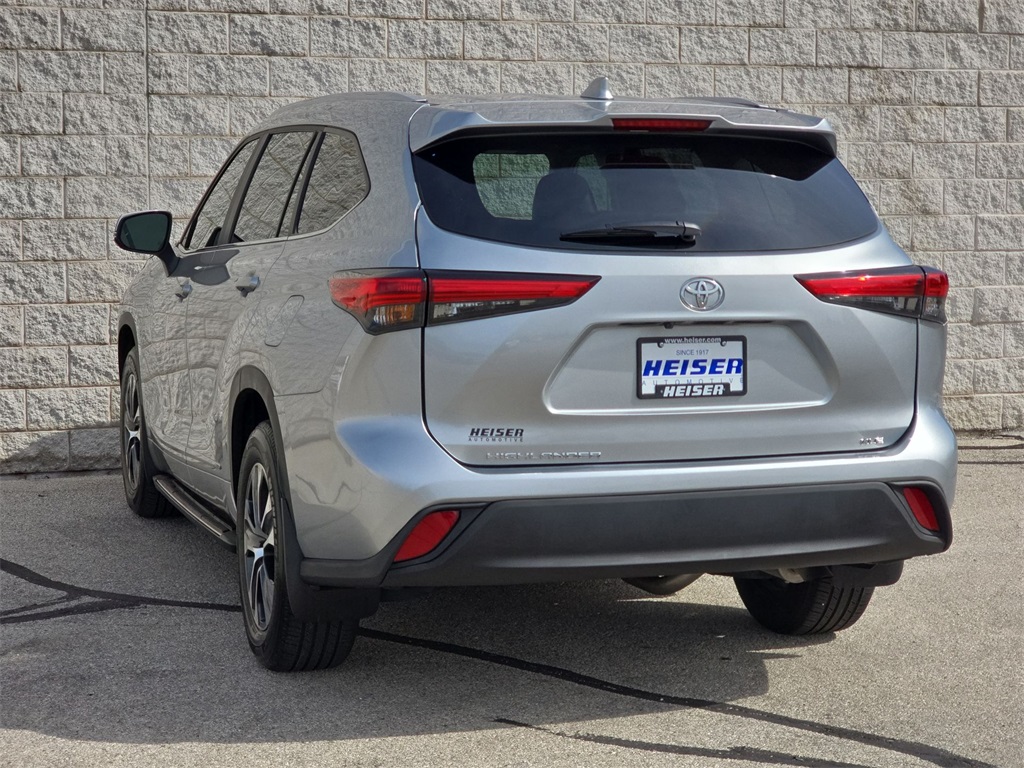 2023 Toyota Highlander XLE photo 10