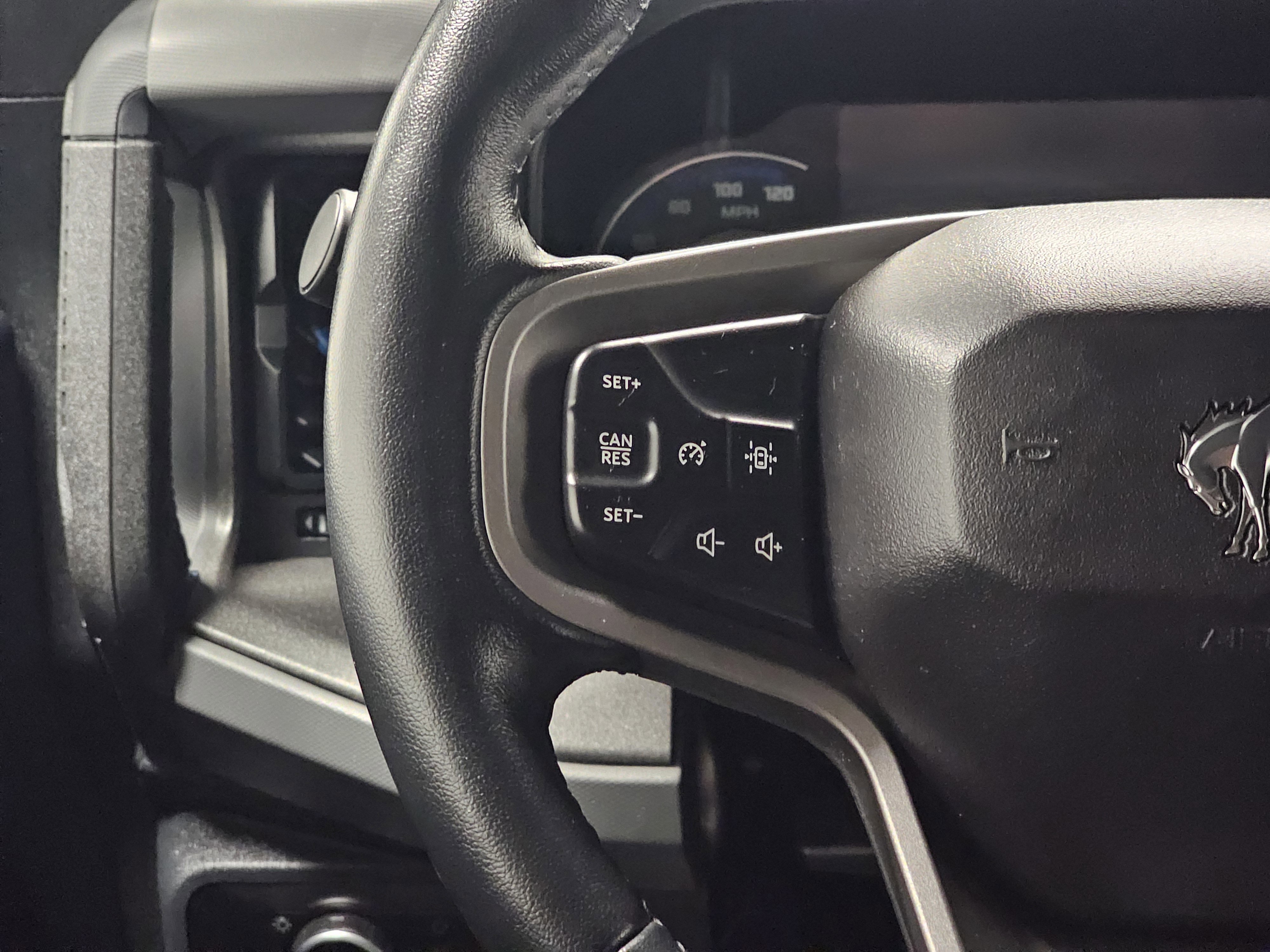 2024 Ford Bronco Black Diamond photo 10