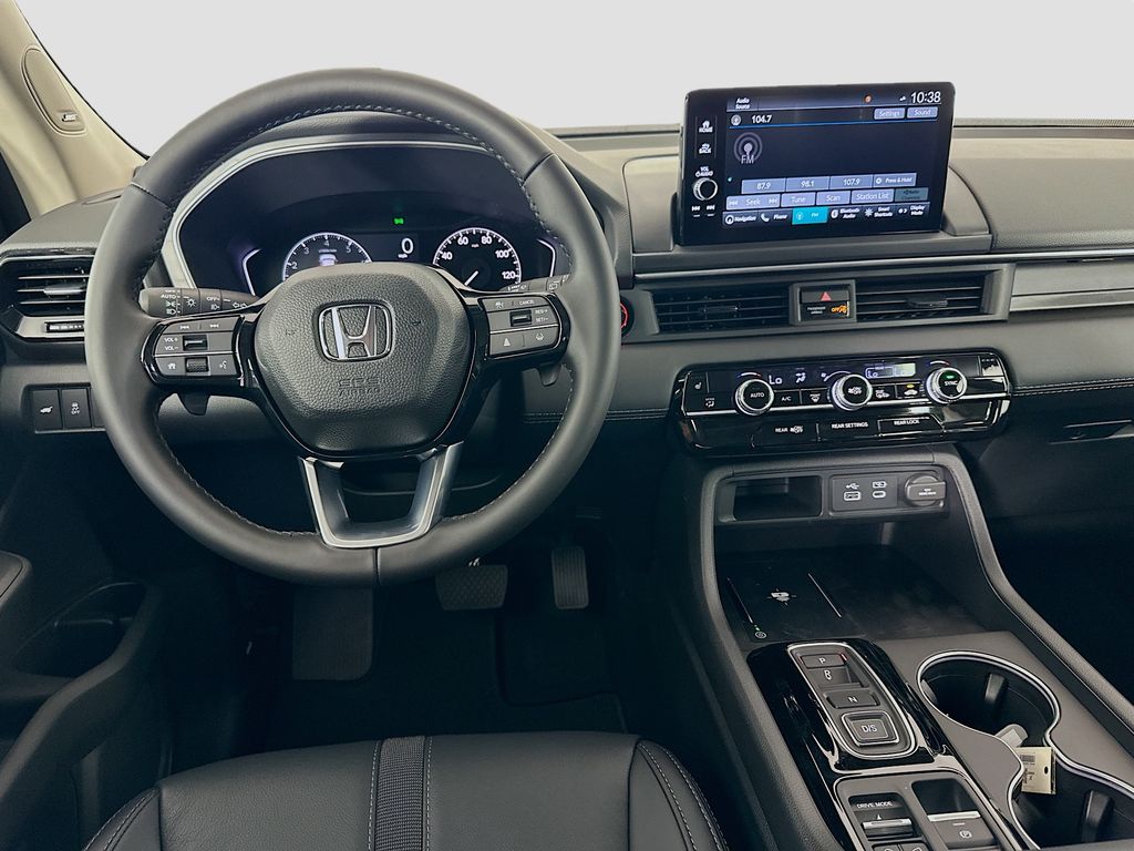 2025 Honda Pilot Touring photo 16