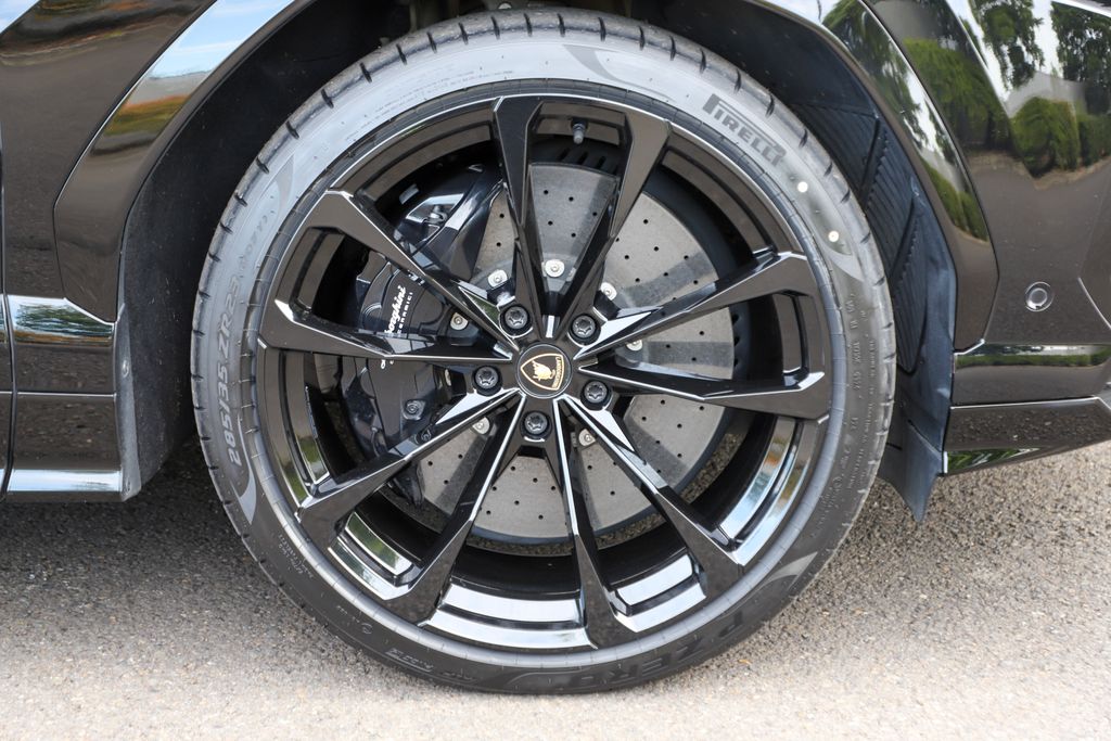 2021 Lamborghini Urus photo 55