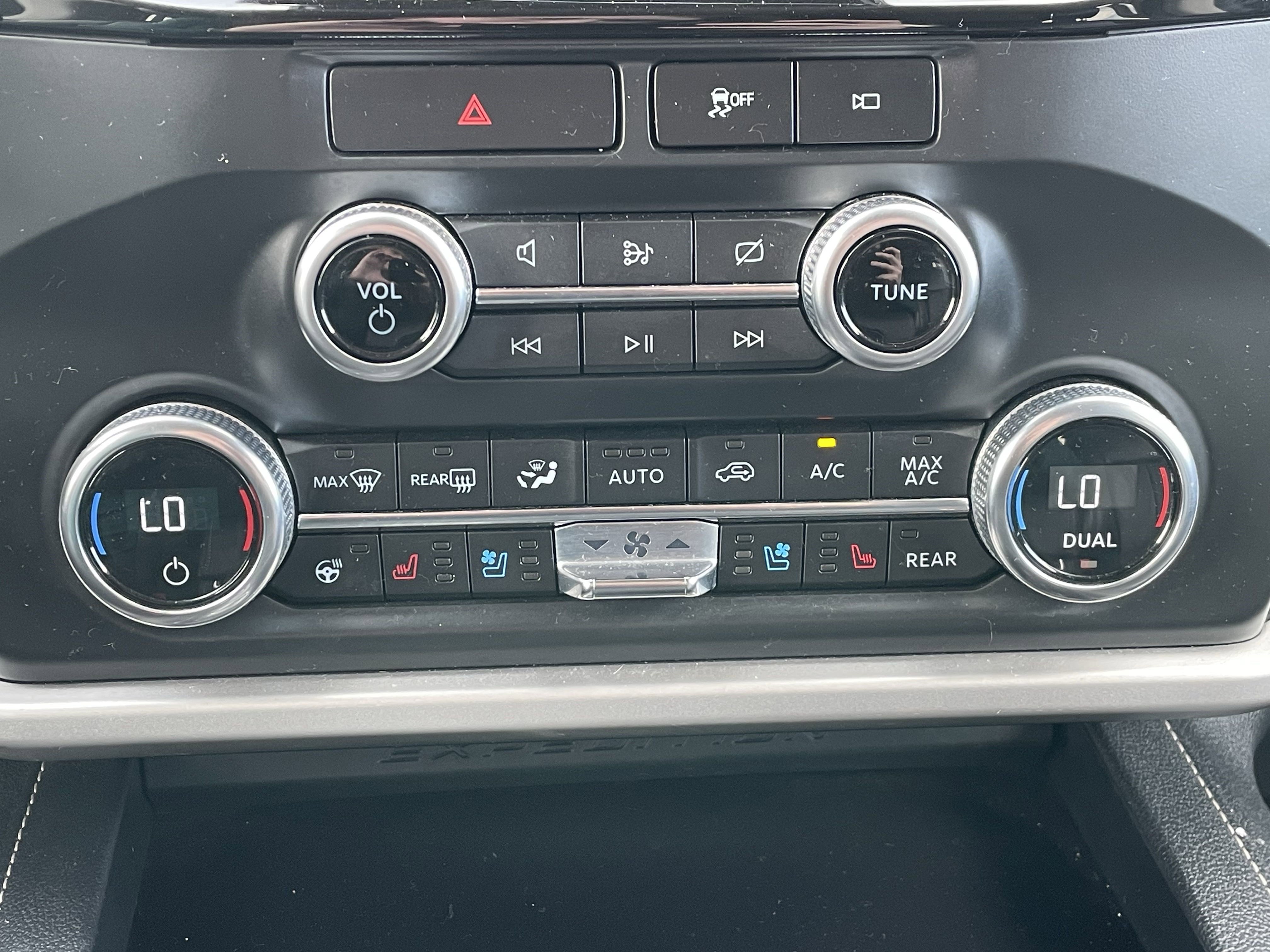 2022 Ford Expedition XLT photo 7