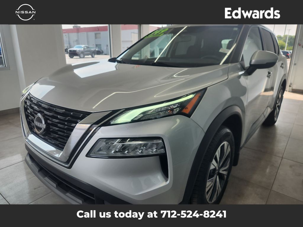2022 Nissan Rogue SV photo 4