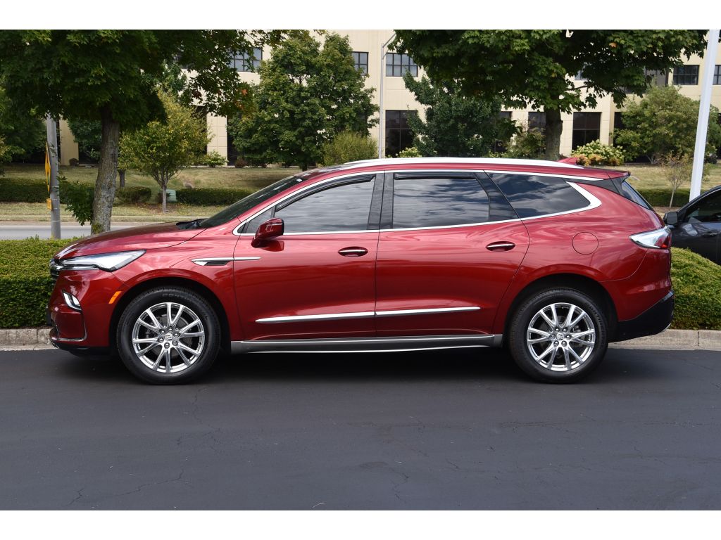 2023 Buick Enclave Essence photo 3