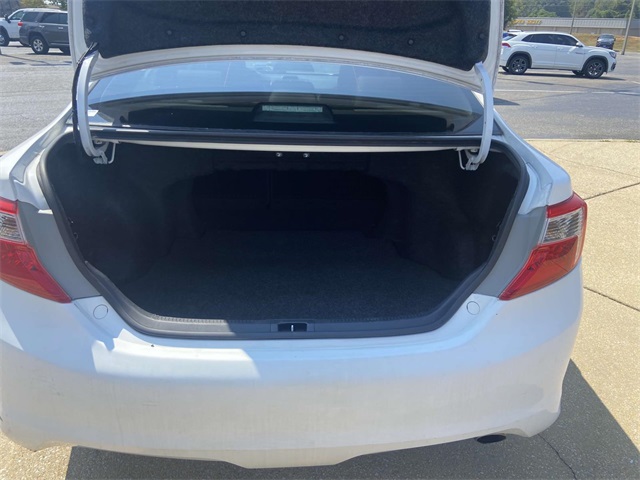 2013 Toyota Camry SE photo 6