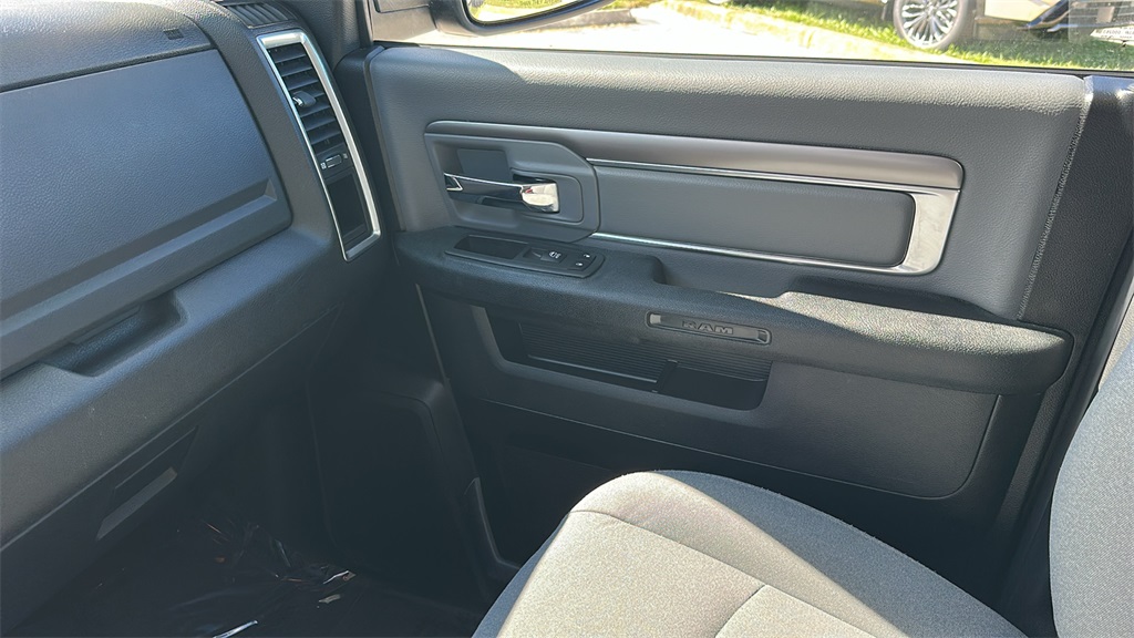 2024 Ram 1500 Classic SLT photo 24