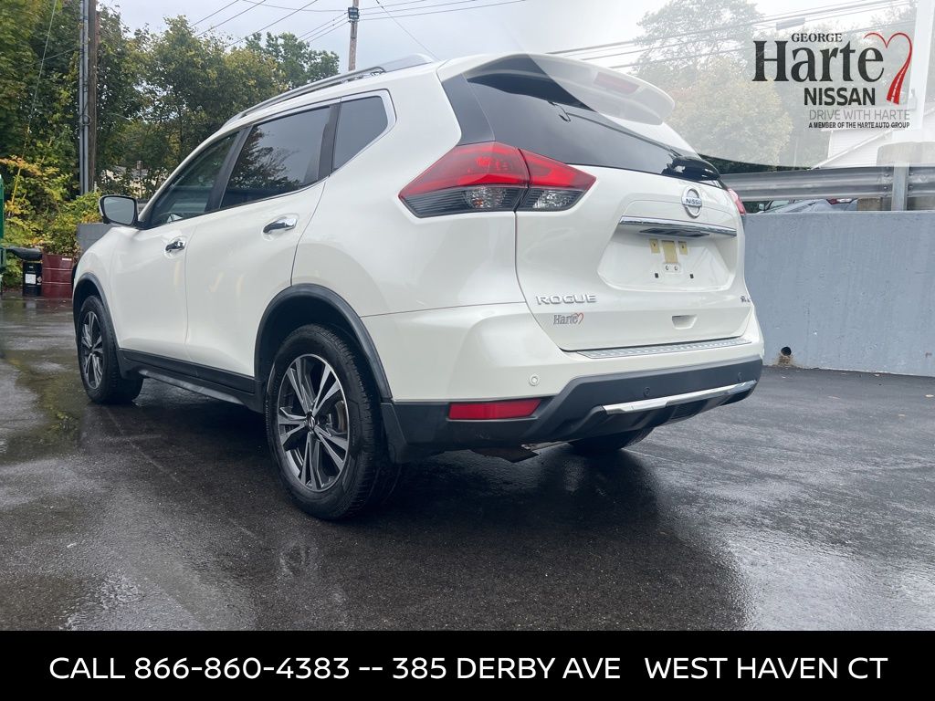 2020 Nissan Rogue SV photo 3