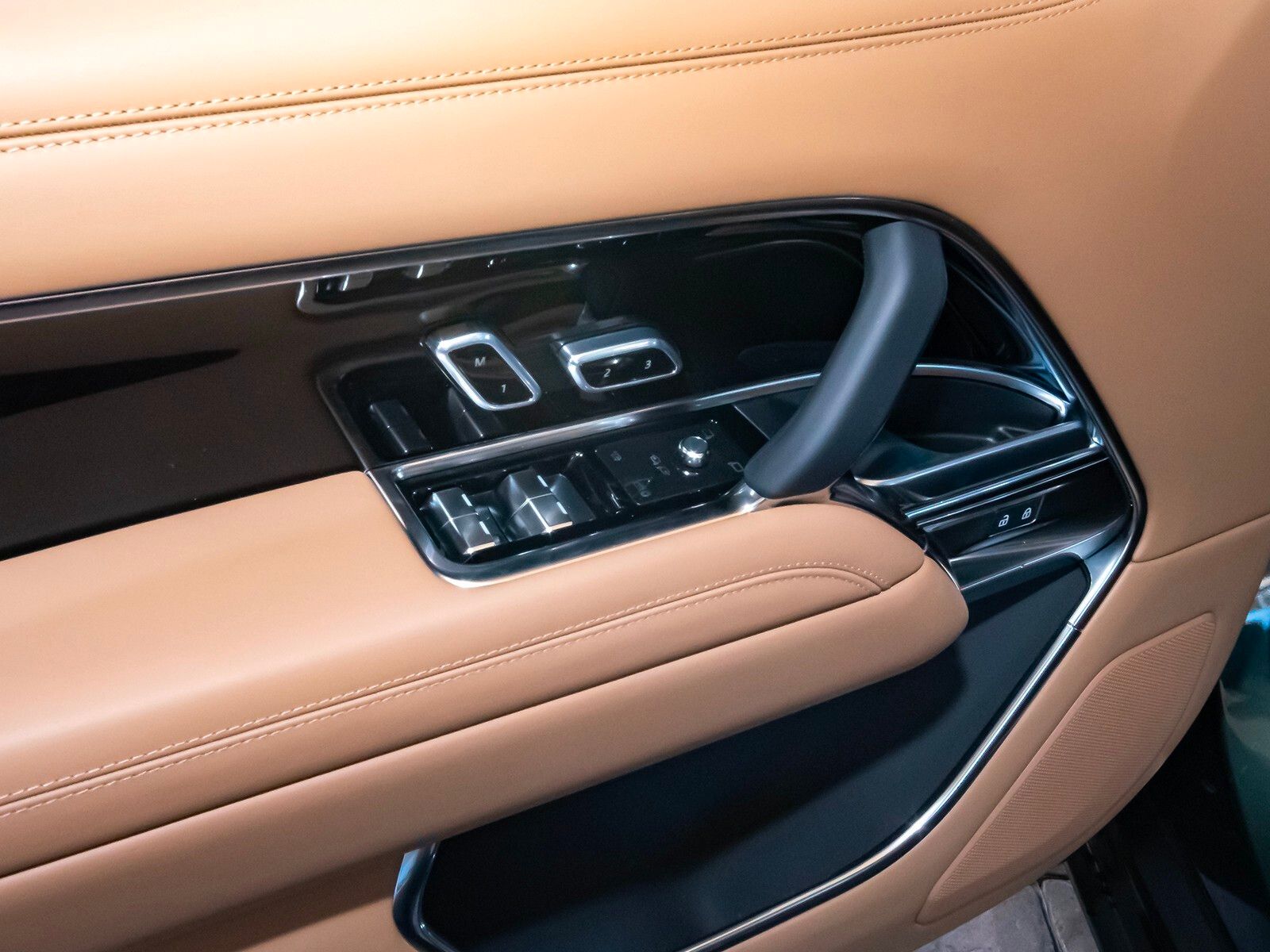 2025 Land Rover Range Rover SE photo 31