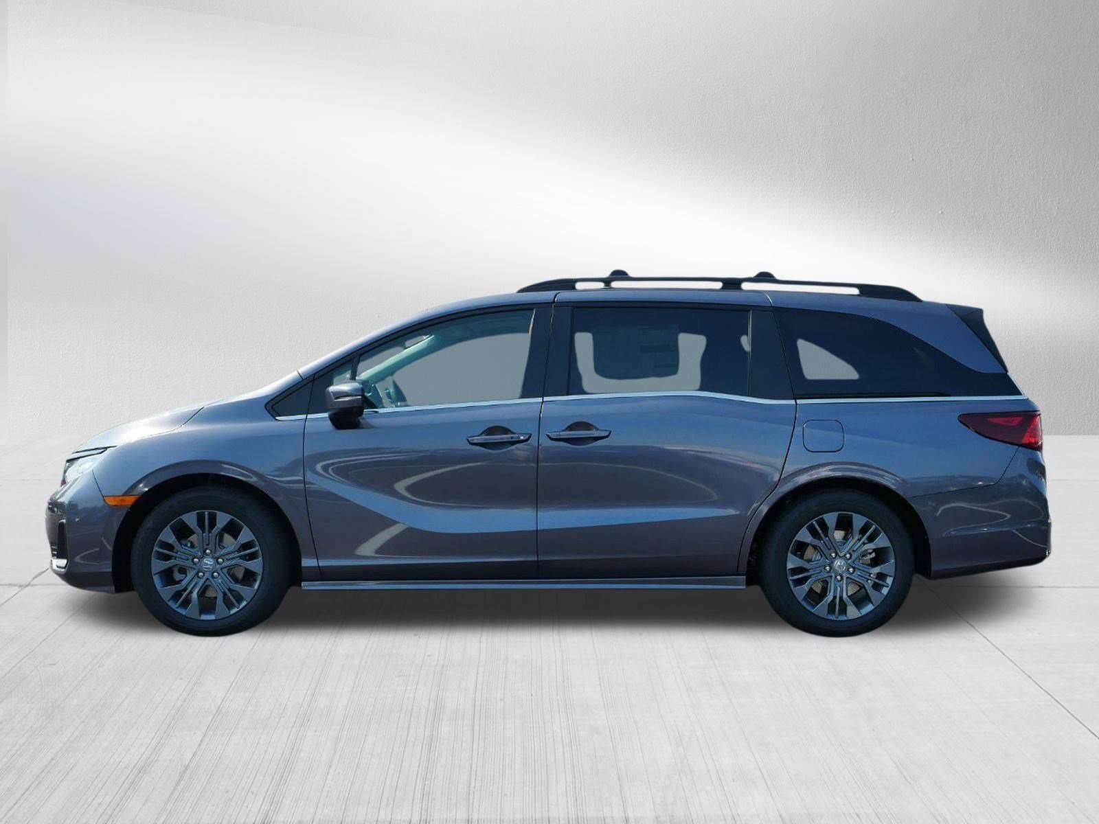 2026 Honda Odyssey Touring photo 4