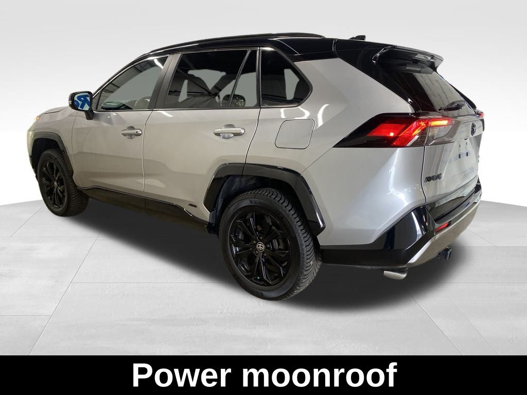 2022 Toyota RAV4 Hybrid XSE photo 3