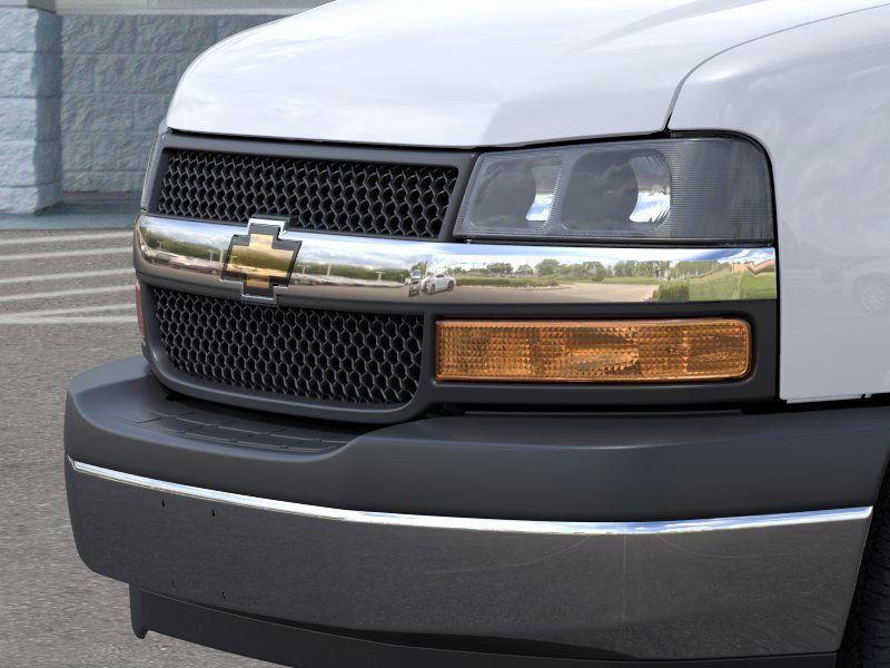 2025 Chevrolet Express Passenger 3500 photo 12