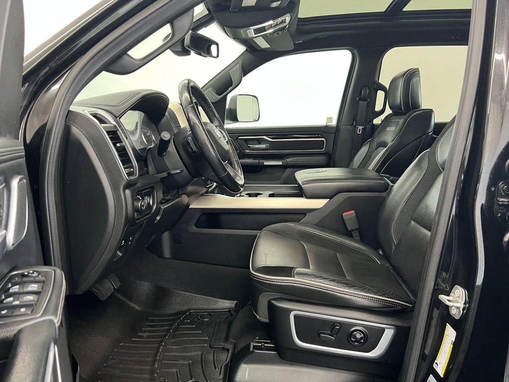 2019 Ram 1500 Laramie photo 4