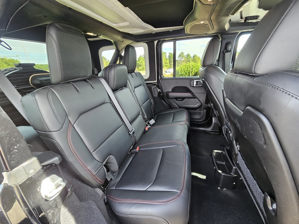 2024 Jeep Wrangler Rubicon X photo 13