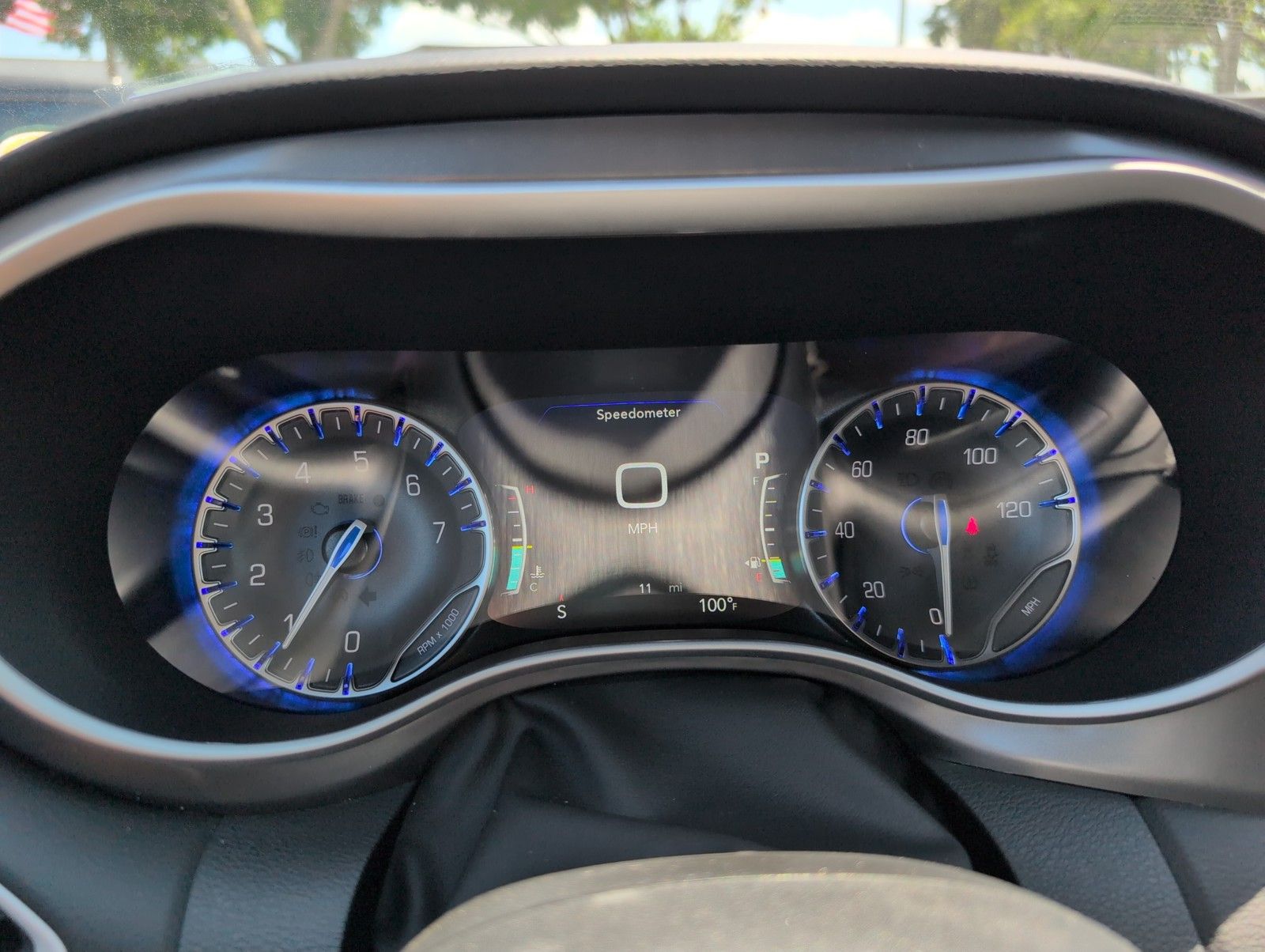 2025 Chrysler Voyager LX photo 11