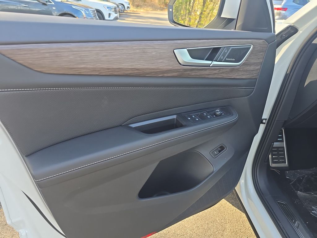 2025 Volkswagen Atlas SEL Premium R-Line photo 5