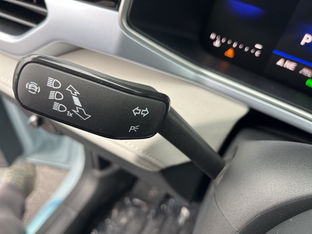 2025 Volkswagen Taos SE photo 14
