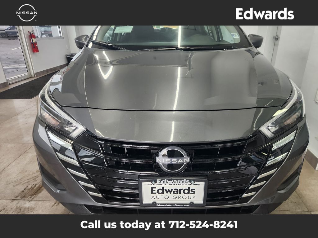 2025 Nissan Versa SV photo 3