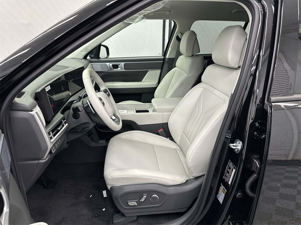 2026 Hyundai Santa Fe SEL photo 8