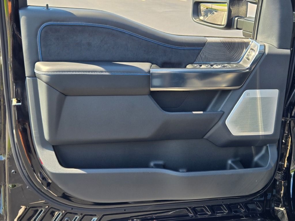 2025 Ford F-250 Platinum photo 19