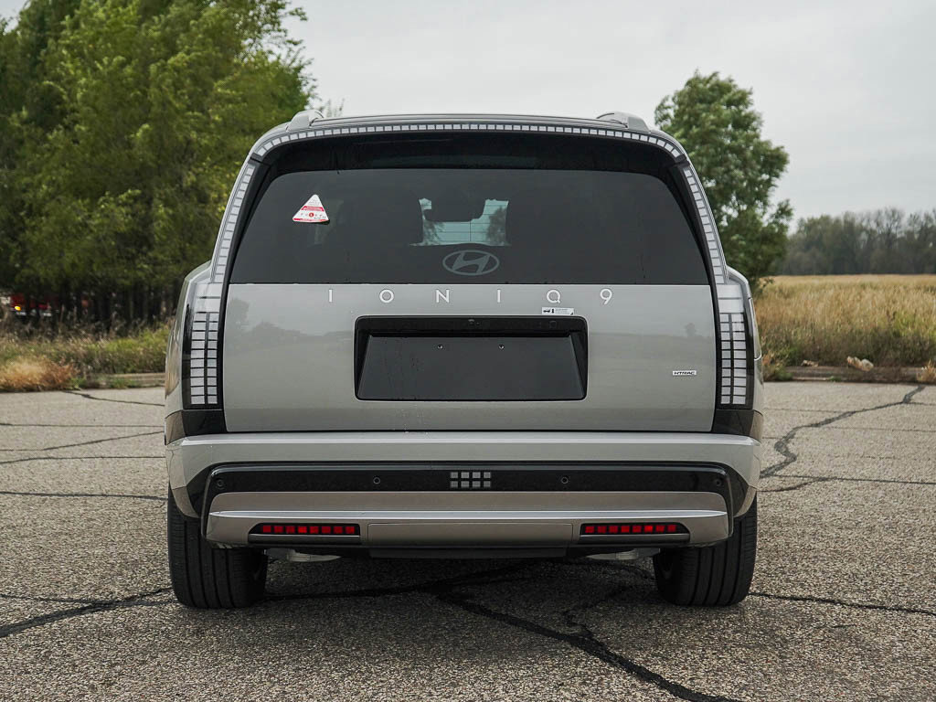 2026 Hyundai Ioniq Limited photo 3