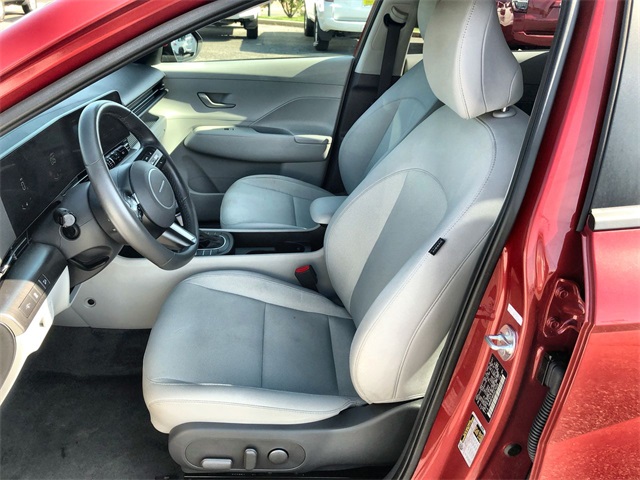 2025 Hyundai Kona SEL photo 2