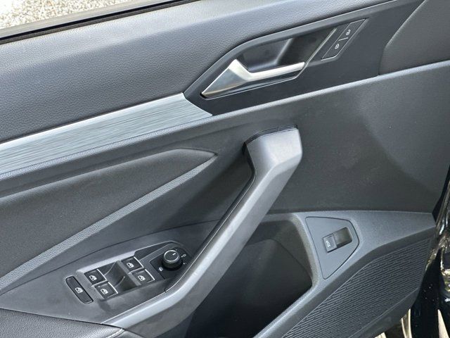 2025 Volkswagen Jetta 1.5T Sport photo 5
