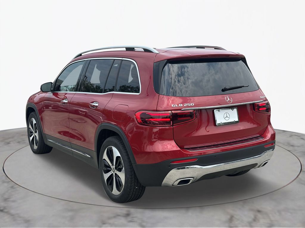 2024 Mercedes Benz GLB 250 4MATIC photo 4