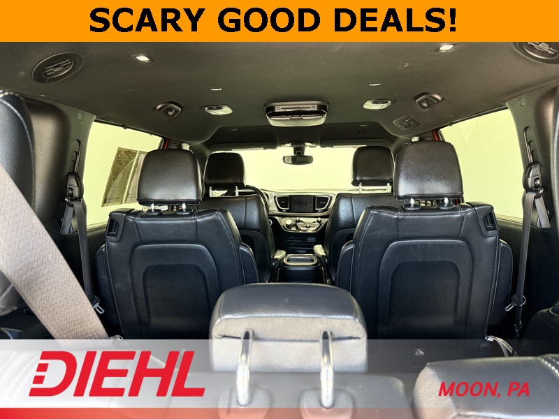 2018 Chrysler Pacifica Touring L photo 10