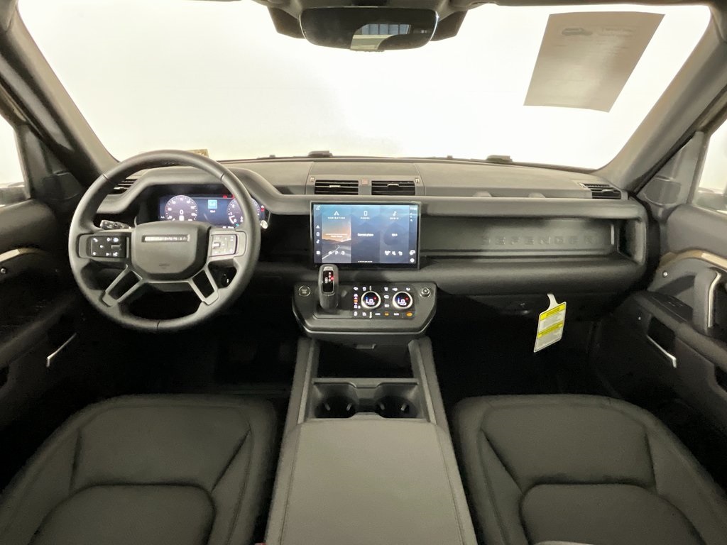 2025 Land Rover Defender 130 S photo 3