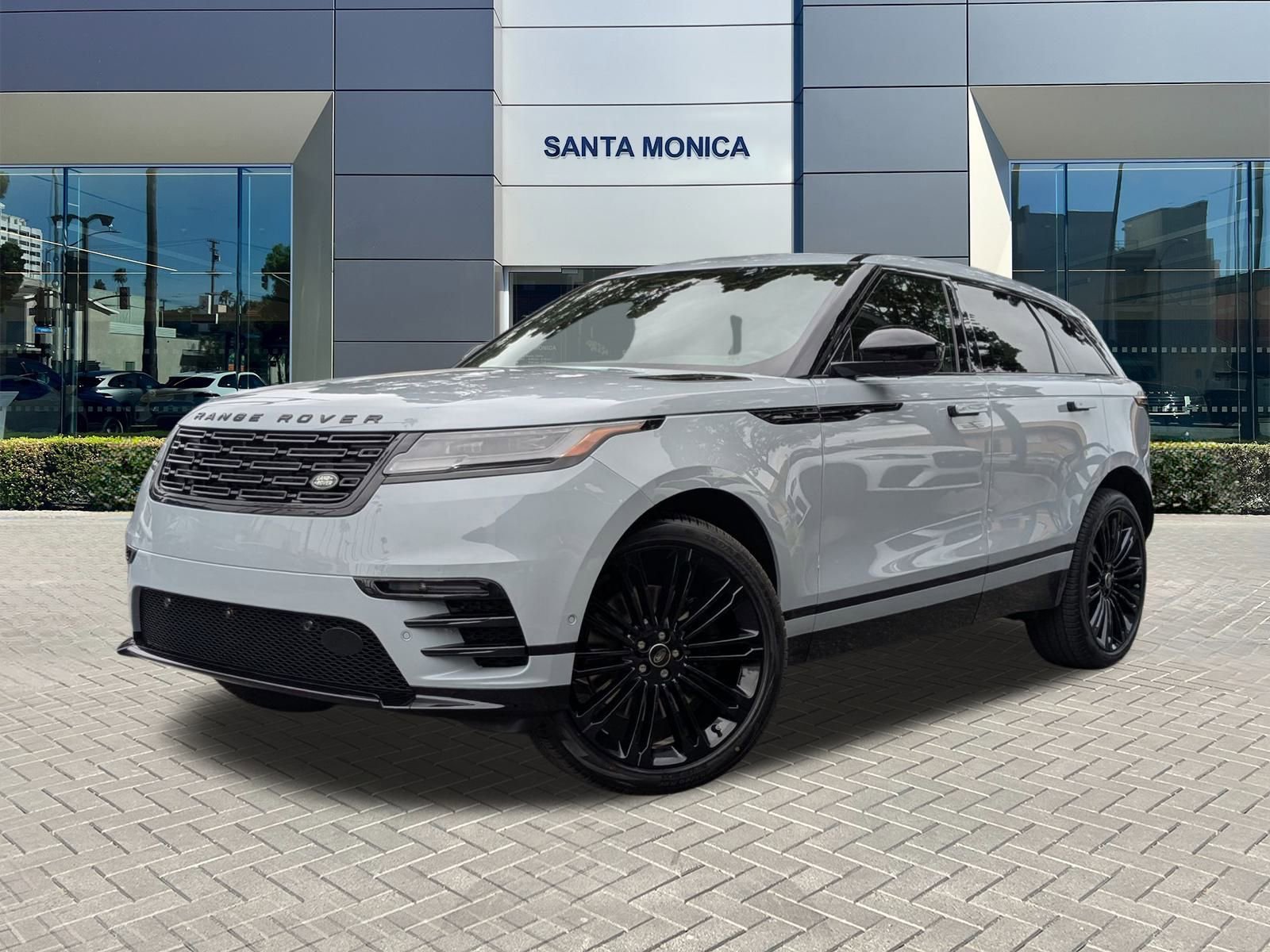2026 Land Rover Range Rover Velar Dynamic SE's photo