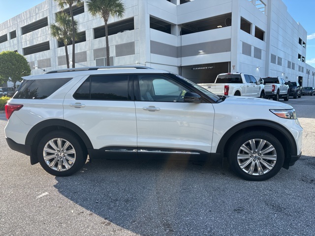 2023 Ford Explorer Limited photo 2