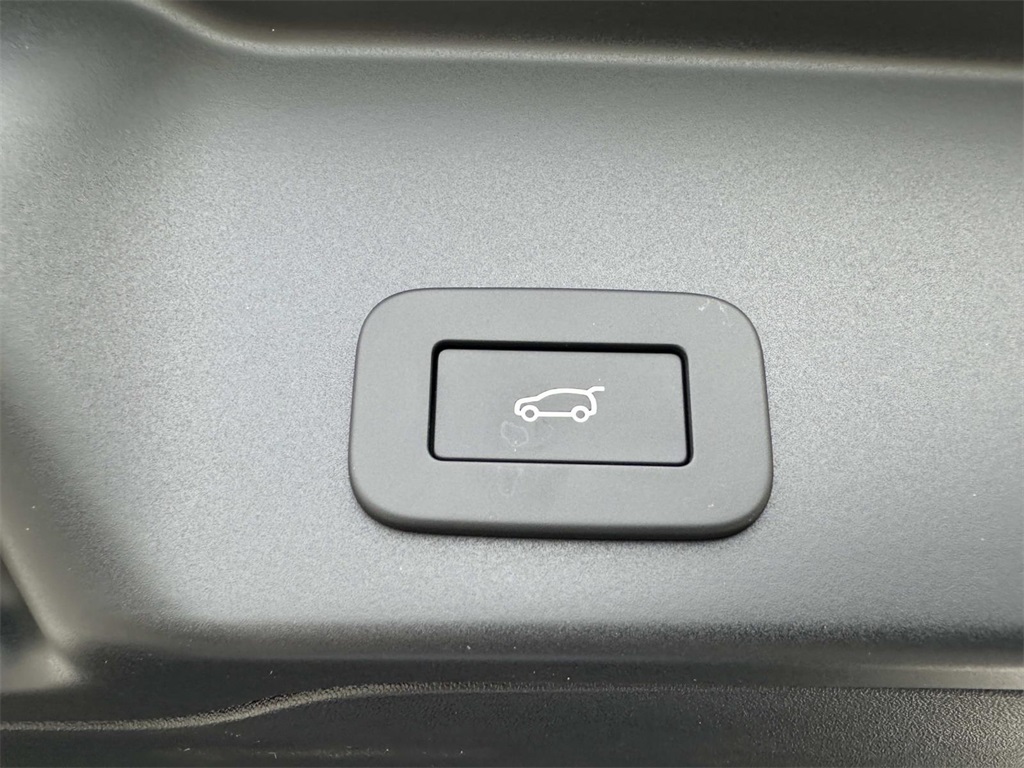2026 Land Rover Range Rover Evoque Dynamic SE photo 10