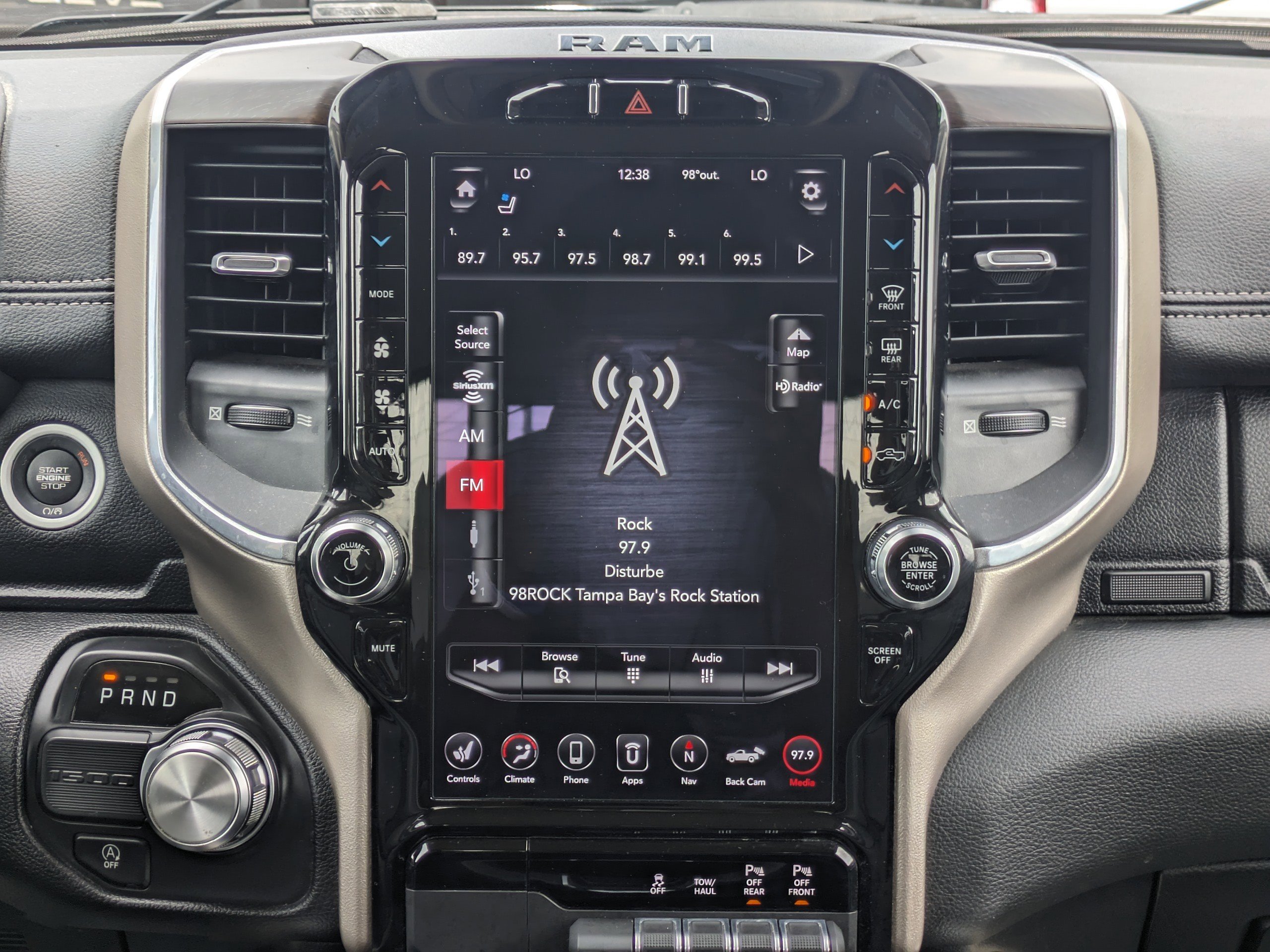 2021 Ram 1500 Laramie photo 17