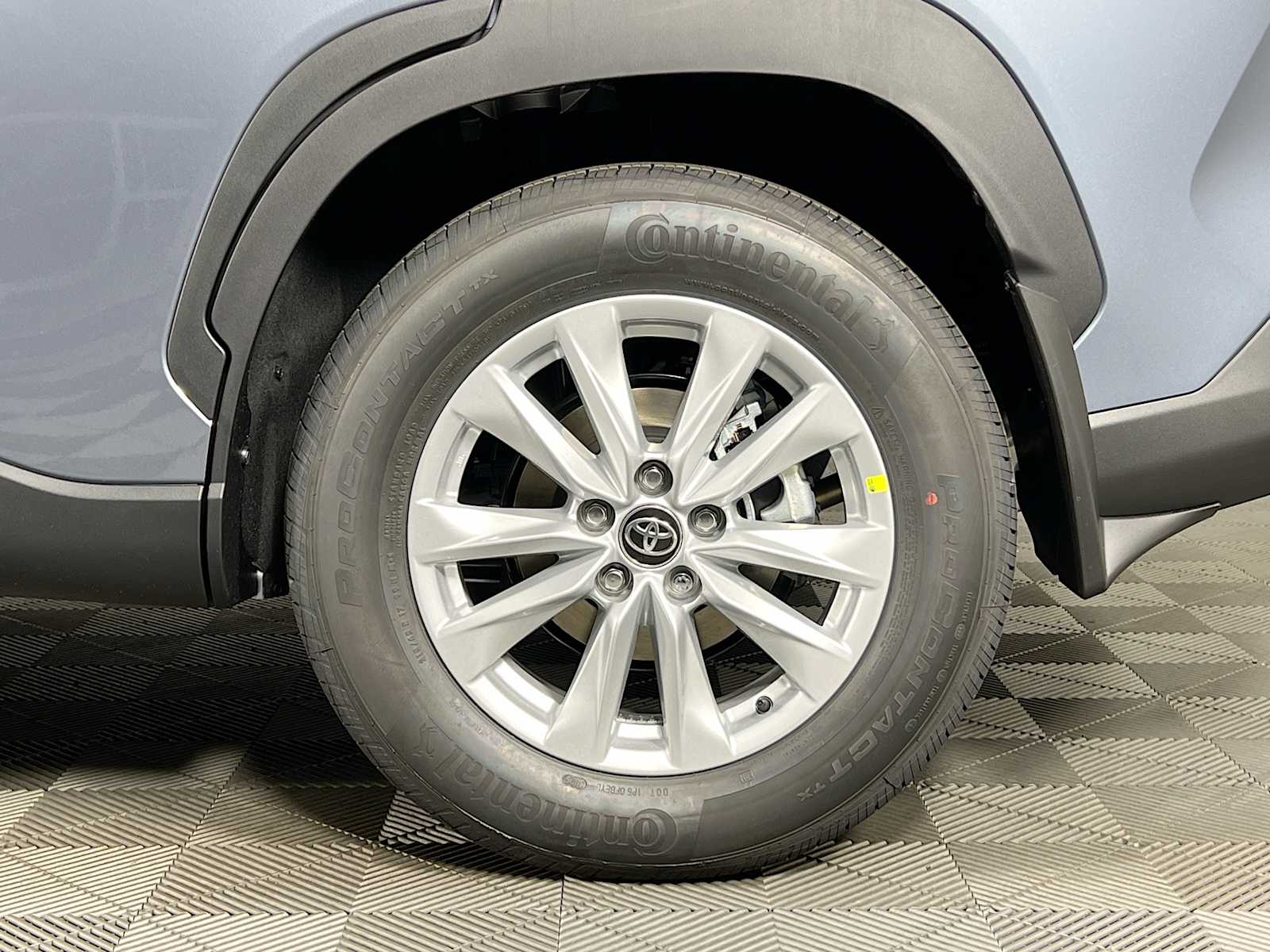 2026 Toyota Corolla Cross LE photo 18