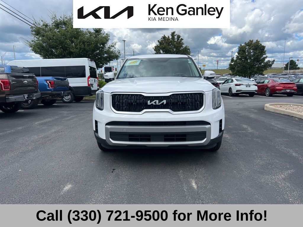 2023 Kia Telluride LX photo 2