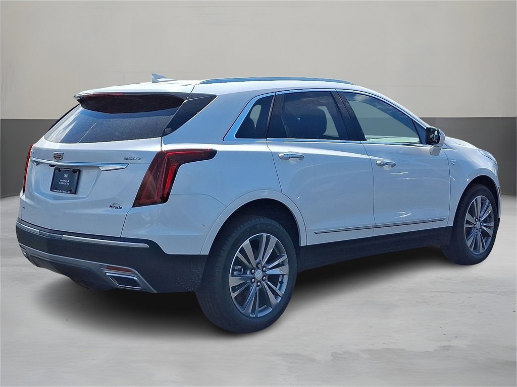 2025 Cadillac XT5 Premium Luxury photo 3