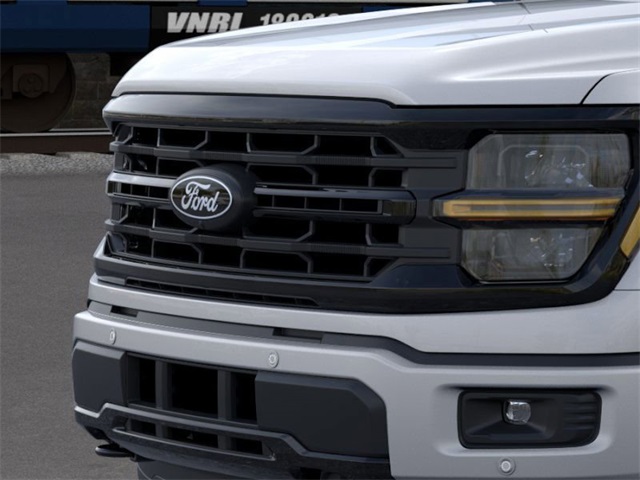 2025 Ford F-150 XLT photo 17