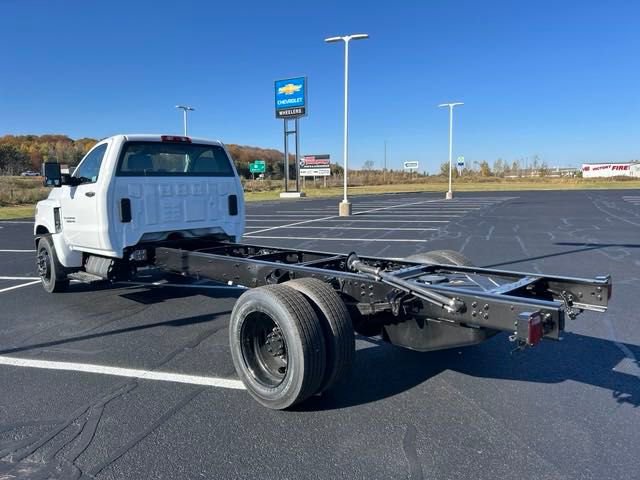 2024 Chevrolet Silverado 5500HD Work Truck photo 3