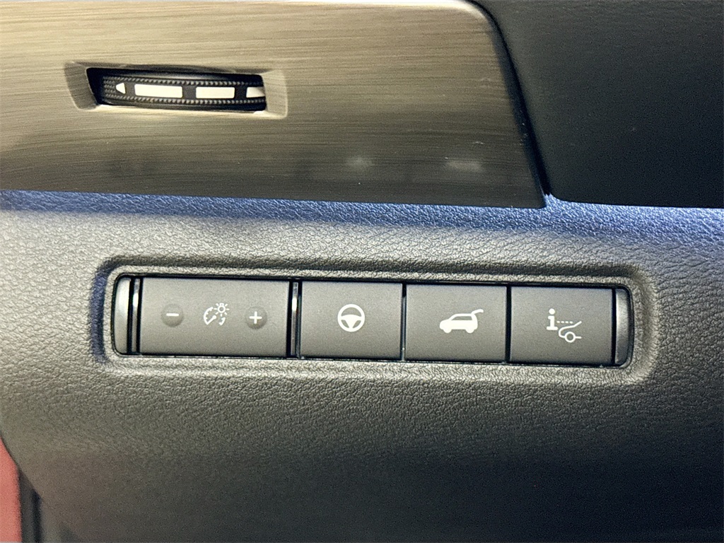 2025 Nissan Pathfinder Platinum photo 40