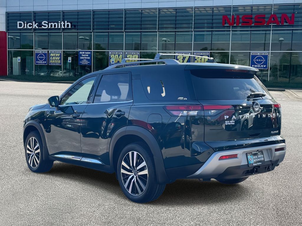 2025 Nissan Pathfinder Platinum photo 4