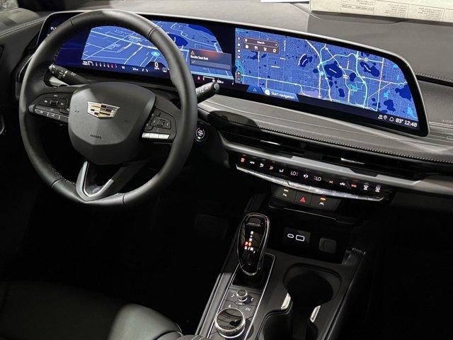 2025 Cadillac XT4 Premium Luxury photo 3