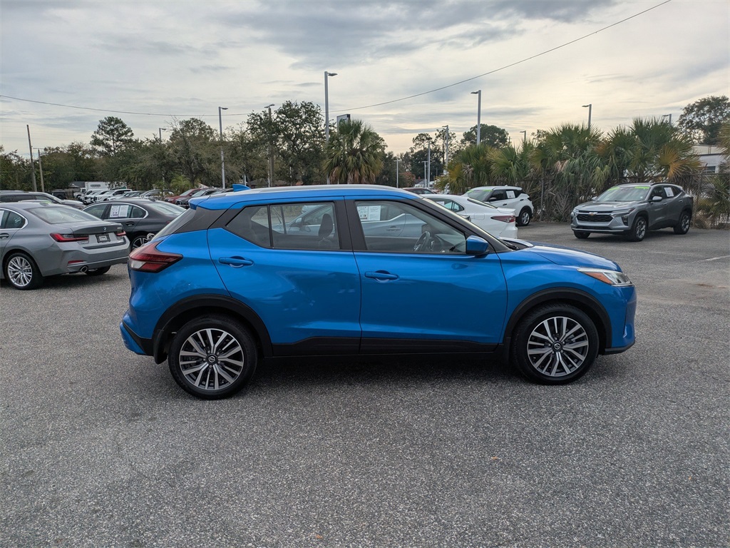 2021 Nissan Kicks SV photo 2