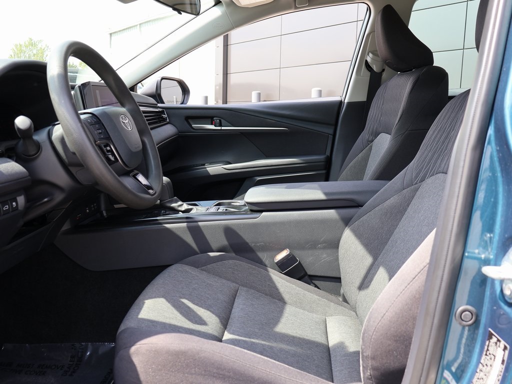 2025 Toyota Camry LE photo 22