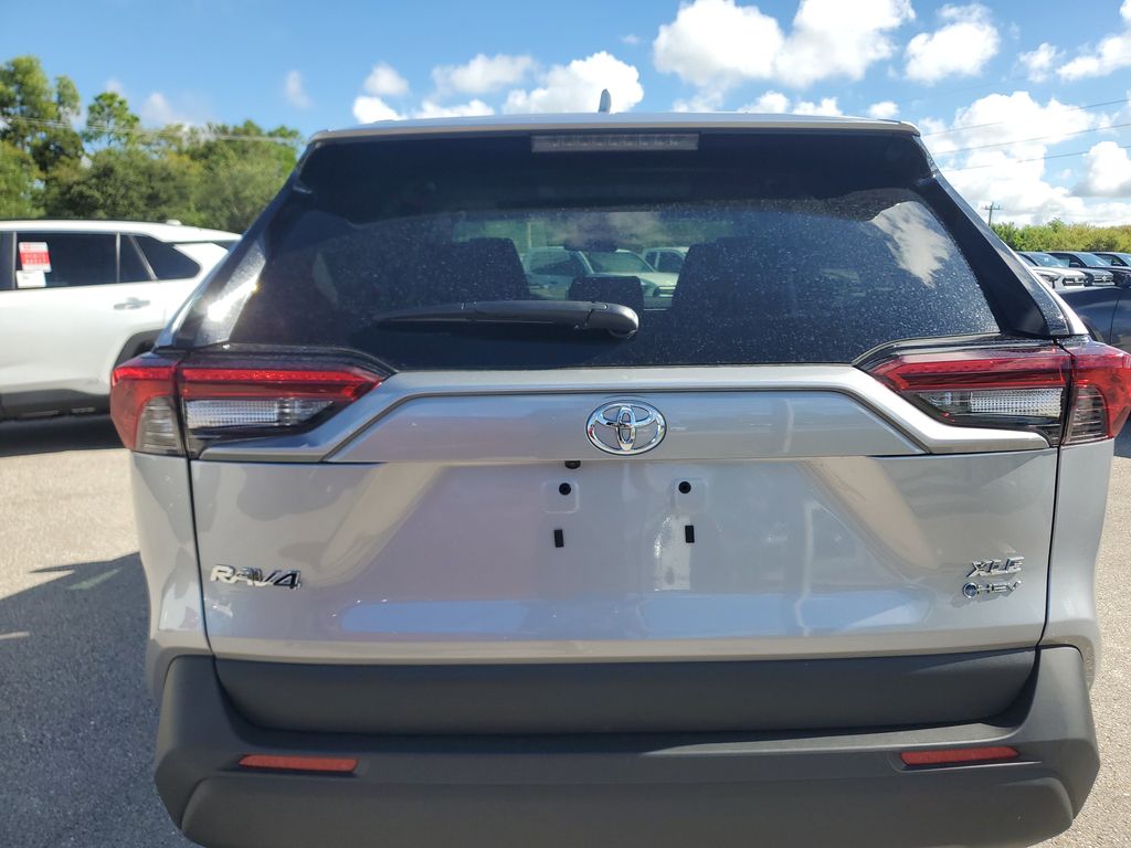 2025 Toyota RAV4 Hybrid XLE photo 12