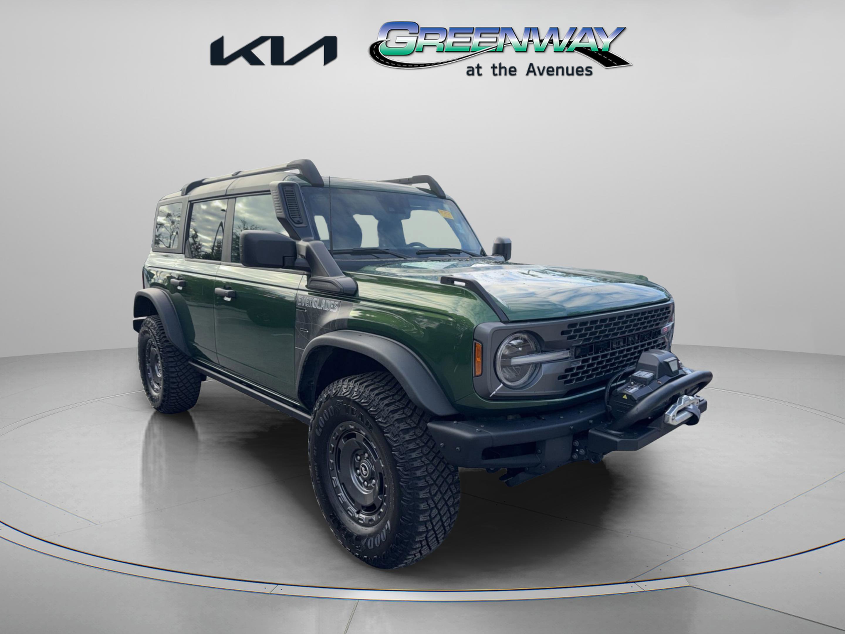 2024 Ford Bronco 4-Door Everglades's photo