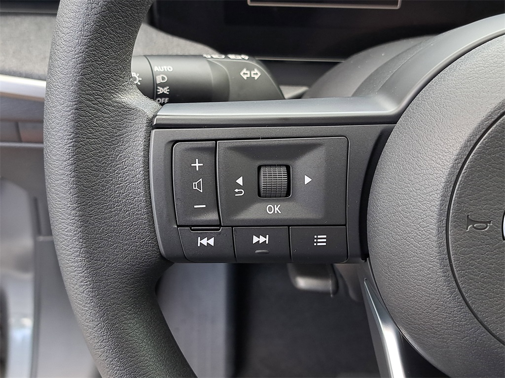 2026 Nissan Kicks SV photo 23